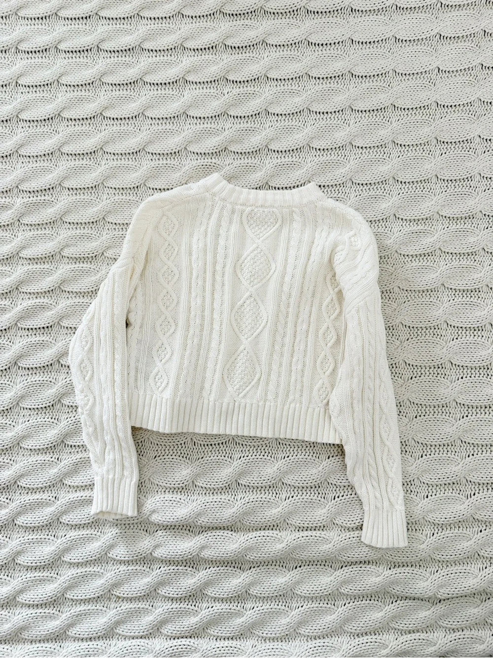 GAP Cream Cable-Knit Cropped Crewneck Sweater